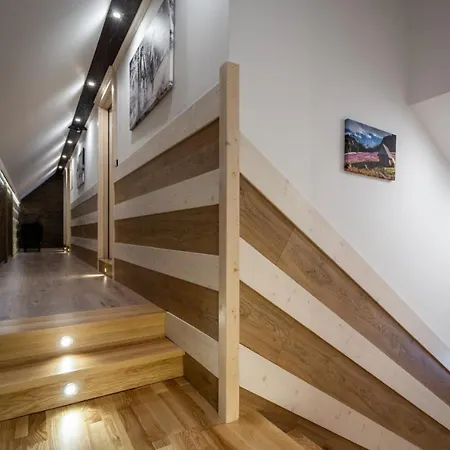 Domek u Świerków - pokoje i apartamenty z aneksami blisko Term Chocholowskich Pensión