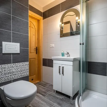 Domek u Świerków - pokoje i apartamenty z aneksami blisko Term Chocholowskich Chocholow