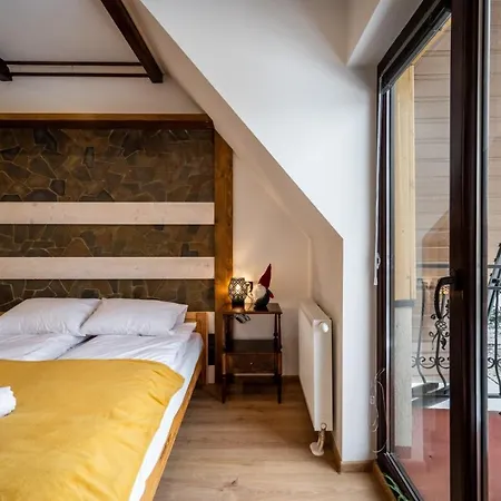 Pensión Domek u Świerków - pokoje i apartamenty z aneksami blisko Term Chocholowskich Chocholow