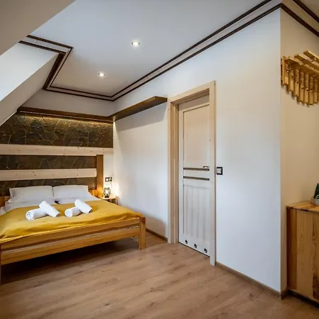 Domek U Swierkow - Apartamenty Z Aneksami I Pokoje Z Mini Lodowka Blisko Term Chocholowskich 3*