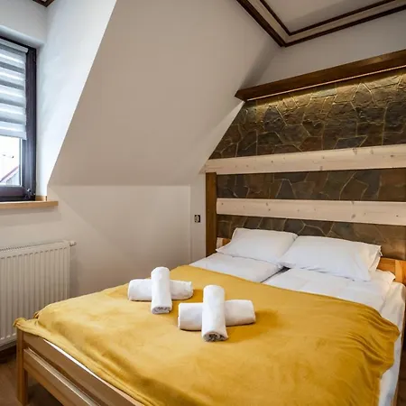 Pensión Domek u Świerków - pokoje i apartamenty z aneksami blisko Term Chocholowskich 3*