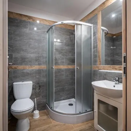 Domek U Swierkow - Apartamenty Z Aneksami I Pokoje Blisko Term Chocholowskich 招待所 3*