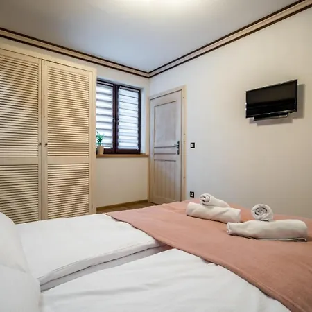 招待所 Domek U Swierkow - Apartamenty Z Aneksami I Pokoje Blisko Term Chocholowskich 乔乔洛