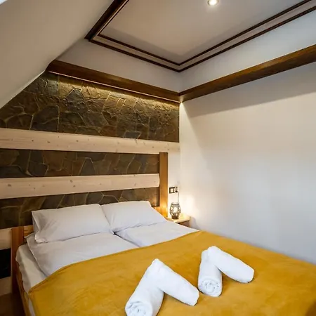 招待所 Domek U Swierkow - Apartamenty Z Aneksami I Pokoje Blisko Term Chocholowskich 乔乔洛