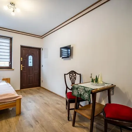 Domek u Świerków - pokoje i apartamenty z aneksami blisko Term Chocholowskich 3* Chocholow