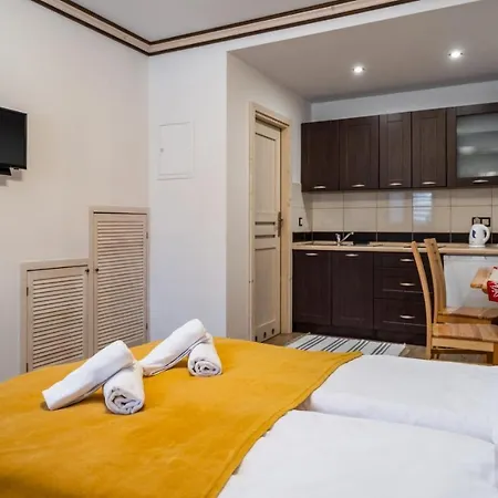 招待所 Domek U Swierkow - Apartamenty Z Aneksami I Pokoje Blisko Term Chocholowskich 3*