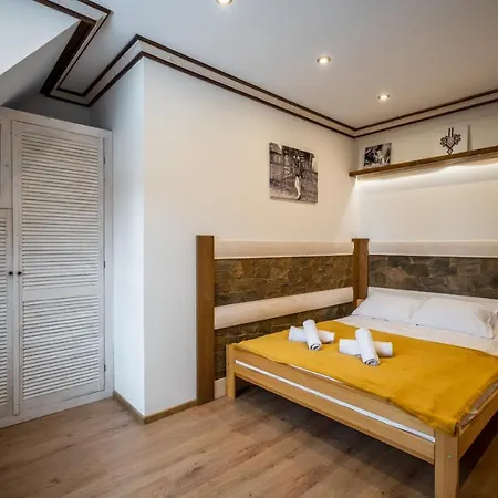 Domek U Swierkow - Apartamenty Z Aneksami I Pokoje Z Mini Lodowka Blisko Term Chocholowskich 3*
